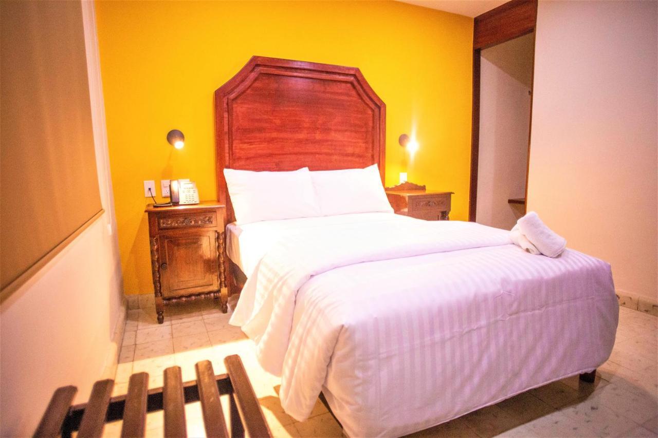 Hotel Real Toledo By Kavia Merida Exterior photo